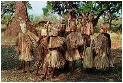 Gambar : Upacara kedewasaan dari suku WaYao di Malawi, Afrika. 
