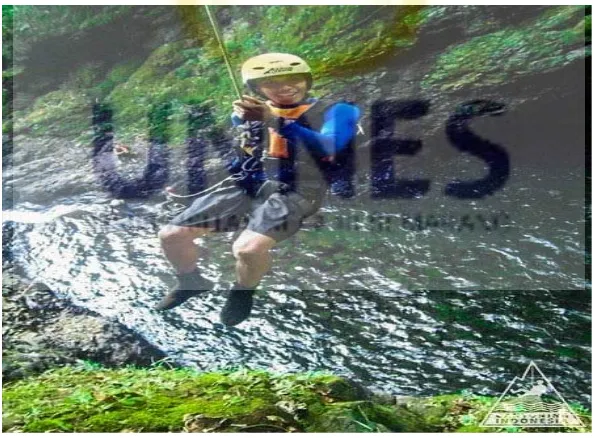Gambar 1. Aktivitas Climbing di Bawah Air Terjun Sumber:Yudi Setyadi, 2014. 