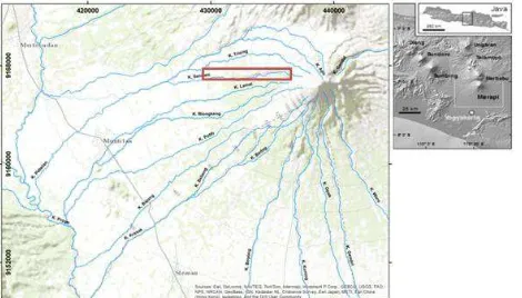 Gambar 1 Sketsa peta topografi dan sungai-sungai yang berhulu di sekitar Merapi dan lokasi penelitian di Sungai Senowo (Kotak Merah) 