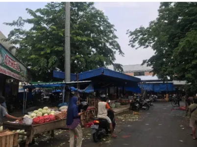 GAMBAR 1. 1 PASAR BASAH DI DALAM TERMINAL 