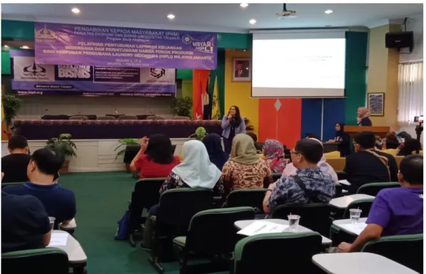 Gambar 3  Pemaparan Materi 