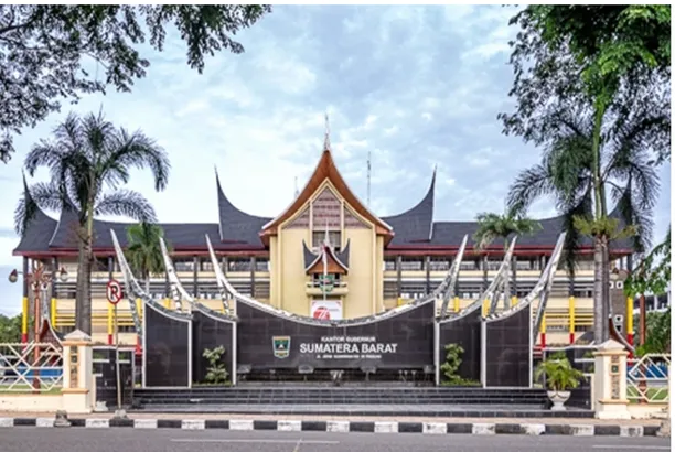 Gambar 5. Bangunan kantor Gubernur Sumatera Barat yang menggunakan Atap Gonjong (Sumber: http://upload.wikimedia.org/wikipedia/commons/1/1f/ 