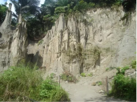 Gambar 1. Sumber Tras Desa Lompotoo (Dok. Achmad, 2011) 