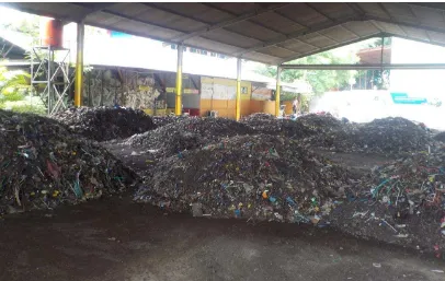 Gambar 3.4. Proses Pengolahan Sampah Organik dengan Metode Open Windrow Composting di TPS 3R Rawasari, Jakarta Pusat