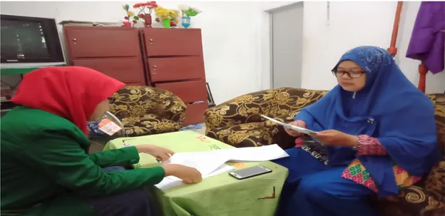 Gambar 1. 5.Kegiatan wawancara dengan Ibu Zininira, S. Pd selaku Guru dan 