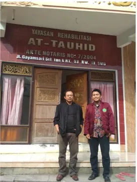 Foto Peneliti dengan kepala Pondok Pesantren At-Tauhid Gayamsari  Semarang 