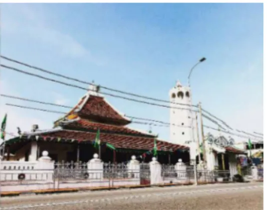 Gambar 2 : Ruang dalaman Masjid Tengkera,  Melaka. 