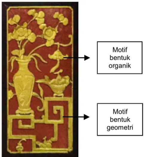 Gambar 12 : Gabungan motif bentuk organik dan  geometrik dalam satu gubahan pola ragam hias  pada mimbar Masjid Tengkera, Melaka