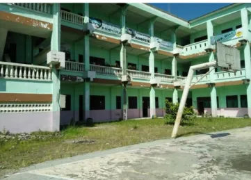 Foto 10. Gedung sekolah SMA Nur Hasanah Medan dari sisi kiri 