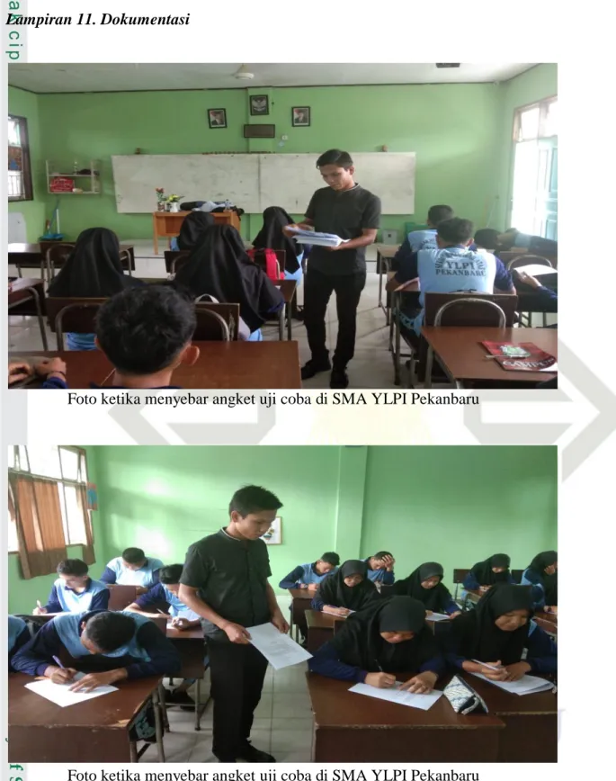 Foto ketika menyebar angket uji coba di SMA YLPI Pekanbaru 