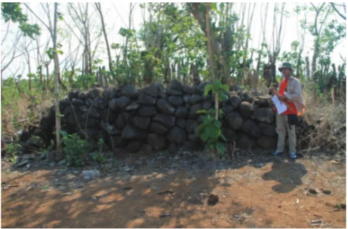 Foto 1. Sisa Benteng Wawo Kabune,  Desa Boro