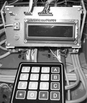 Gambar 10. Photo keypad dan LCD dari mikrokontroler pemrogram 