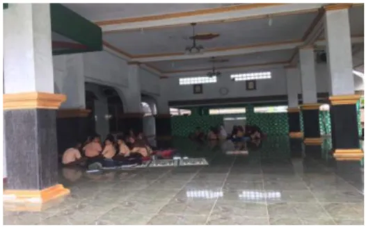 Gambar 3.3 KBM di Masjid 