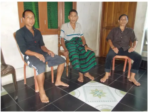 Figure 7: Main consultants - Phulim Hakhun (middle), Khithung Hakhun (right),  Nokrap Hakhun (left) 