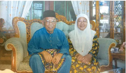 Gambar 3. Datuk Haji Mohamad Mortadza bin Haji Daud bersama istrinya yang  tercinta, Datin Hajjah Hanifah binti Haji Mohd