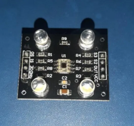Gambar 2.1 Sensor warna  2.2.1.2  TGS 2602 
