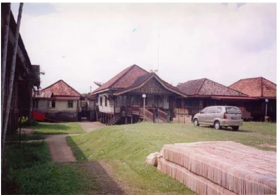 Gambar 5 :  Orientasi Rumah Panggung  Suku Melayu Jambi 