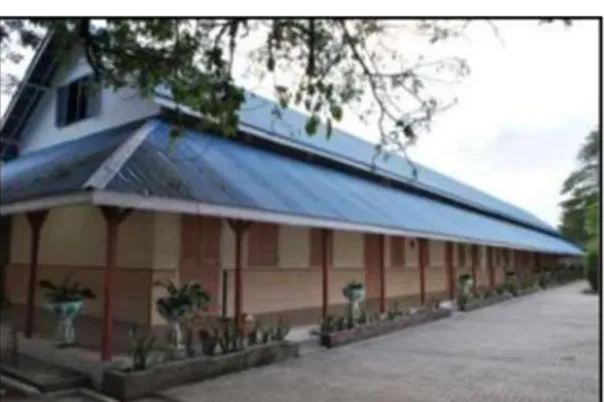 Gambar  3.  SMA  1  Negeri  kota  Gorontalo,  tampak  depan  (Hol  Chin  school)  dari  dokumentasi  BP3  Gorontalo, 2014 