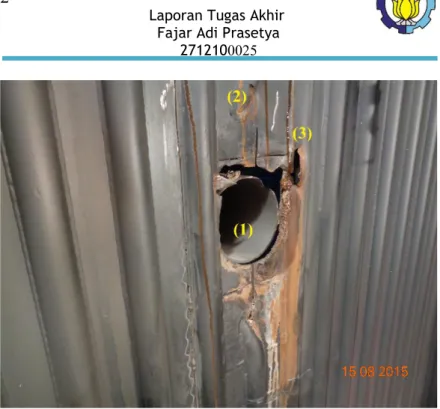 Gambar 1.1  Riser wall tube yang mengalami kegagalan  Tube  nomor  2  (gambar  nomor  2)  dan  tube  nomor  3  (gambar  nomor  3)  yang  terletak  di  dekat  sootblower  (gambar  nomor  1)  terlihat  mengalami  kebocoran