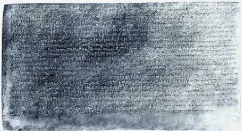 Gambar 2. Prasasti Mantyasih 907 M Terbuat dari Tembaga (Sumber: Wurjantoro, 2011:188)