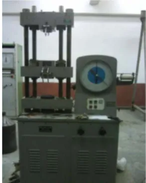 Gambar 2.6 Mesin uji tarik (Tensile Test) 