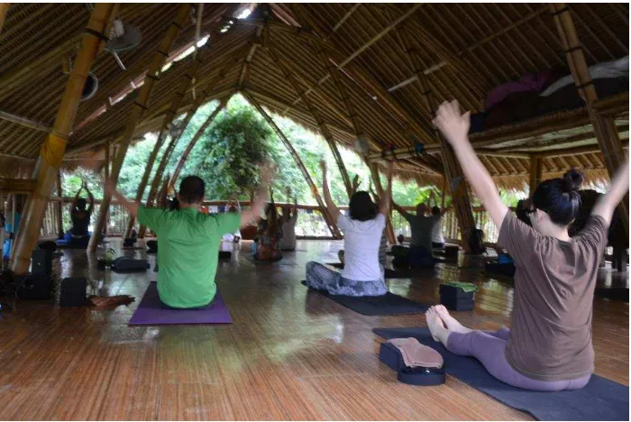 Gambar 3: Suasana Latihan Yoga di Power of Now Oasis Sumber: Foto Sendiri  