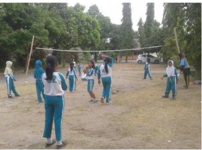 Gambar 1 : Kegiatan ekstrakurikuler volly 