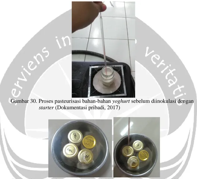 Gambar 30. Proses pasteurisasi bahan-bahan yoghurt sebelum diinokulasi dengan           starter (Dokumentasi pribadi, 2017) 