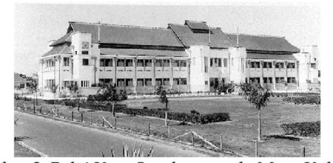 Gambar 3. Balai Kota Surabaya pada Masa Kolonial   (sumber: kitlv.nl) 