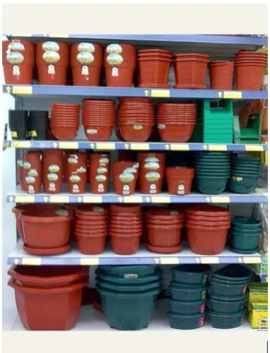 Gambar 4. Pot bunga yang terbuat dari plastik 