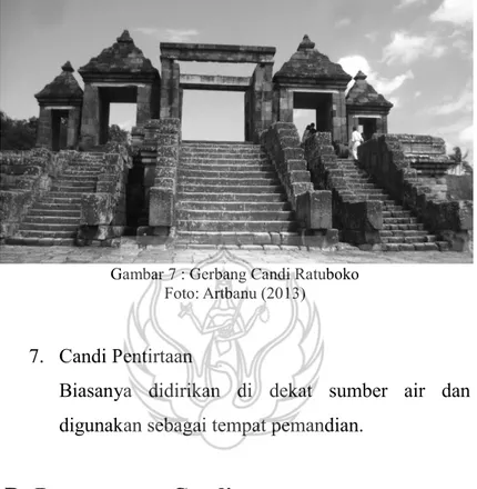 Gambar 7 : Gerbang Candi Ratuboko  Foto: Artbanu (2013) 