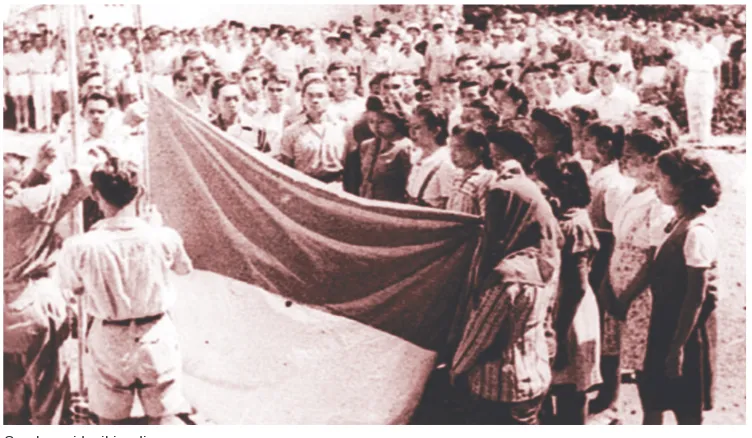 Gambar 5.2 Pengibaran Bendera Merah Putih pada saat Proklamasi Kemerdekaan Indonesia tanggal 17 Agustus 1945
