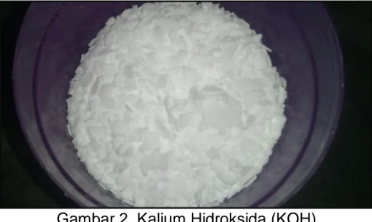 Gambar 2. Kalium Hidroksida (KOH) 