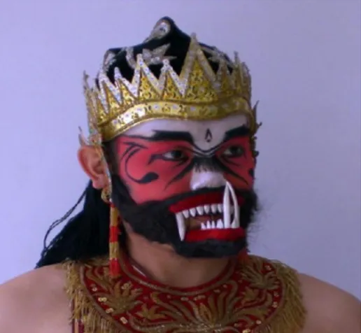 Gambar 1.1 Rias wajah panggung Sumber: Cakilindonesia, 2013