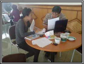 Gambar 2: Peneliti sedang melakukan wawancara mendalam dengan Dalil,S.Sos. selaku staf Sub Bidang Pengadaan dan Penempatan Pegawai BKD Kabupaten Lampung Tengah
