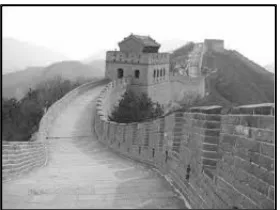 Gambar berikut menunjukkan Tembok Besar China yang mula dibina 