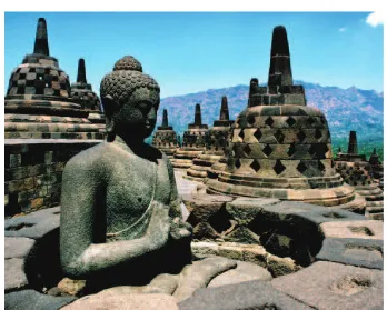 Gambar 4.4 Candi Borobudur-Wujud Kebudayaan Buddhis di IndonesiaSumber: dikaindo1.blogspot.co.id