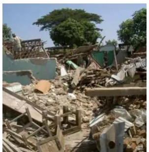 Gambar 11. Tsunami Aceh  (sumber: www.wordpress.com) 