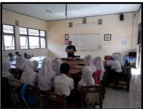Gambar 29. Suasana dalam kelas di SMP Negeri 1 Reban(Sumber: Dokumentasi peneliti)