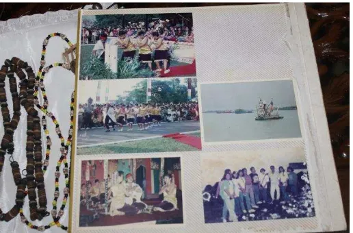Gambar 3 :  Foto Dokumentasi Tari Rentak Bulian Pada Tahun 1995  (Foto. Annisa, 2015) 