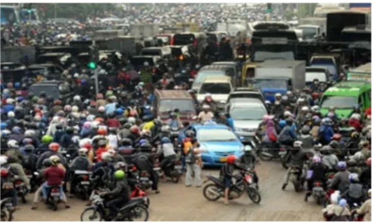 Gambar 2.1. Pelanggaran terhadap peraturan lalu lintas merupakan salah satupenyebab kemacetan jalan raya