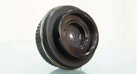 Figure 1. The pinhole lens with Canon bayonet mount 