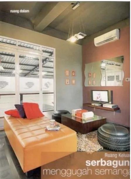 Gambar desain ruang keluarga di samping memiliki komposisi warna kompleks, dapat dikatakan hal tersebut karena pada ruang tersebut terdapat beberapa warna yaitu; merah maron, orange, merah hati, coklat tua, abu-abu, putih dan ungu tetapi desain ruang secar