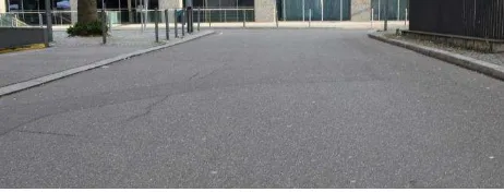 Figure 1. A example of a low curb on the left side of the imaged road  