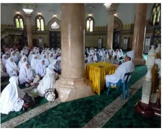 Gambar 1. Pengajian Majelis Zikir TAZKIRA di Masjid Raya Medan 