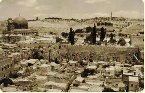 Figure 7. Al-Maghariba and Sharaf neighbourhoods before demolition dated from 1930 (Reference Aqsa, 2007)  