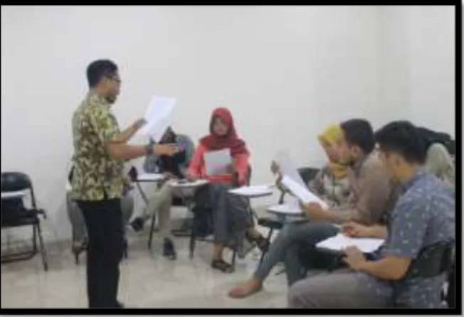 Gambar 1. Pelatihan story telling pada calon instruktur 