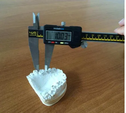 Figure 2. Measurements on 3D models of dental arches 