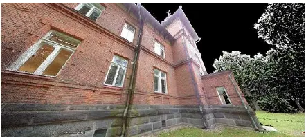 Figure. 1. Outdoor scan station and point cloud data obtained in in the Lielahti mansion campaign, 2016  