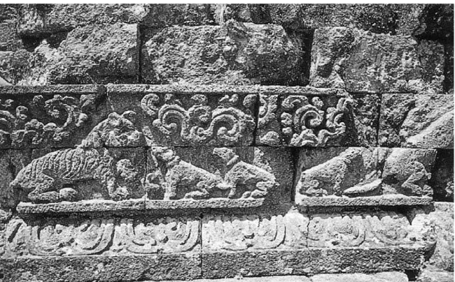 Gambar 2.5 Cerita fabel yang direliefkan pada candi Jawa; ini membuktikan bahwa tradisi fabel terus dijaga hingga masa mengenal sistem aksara.